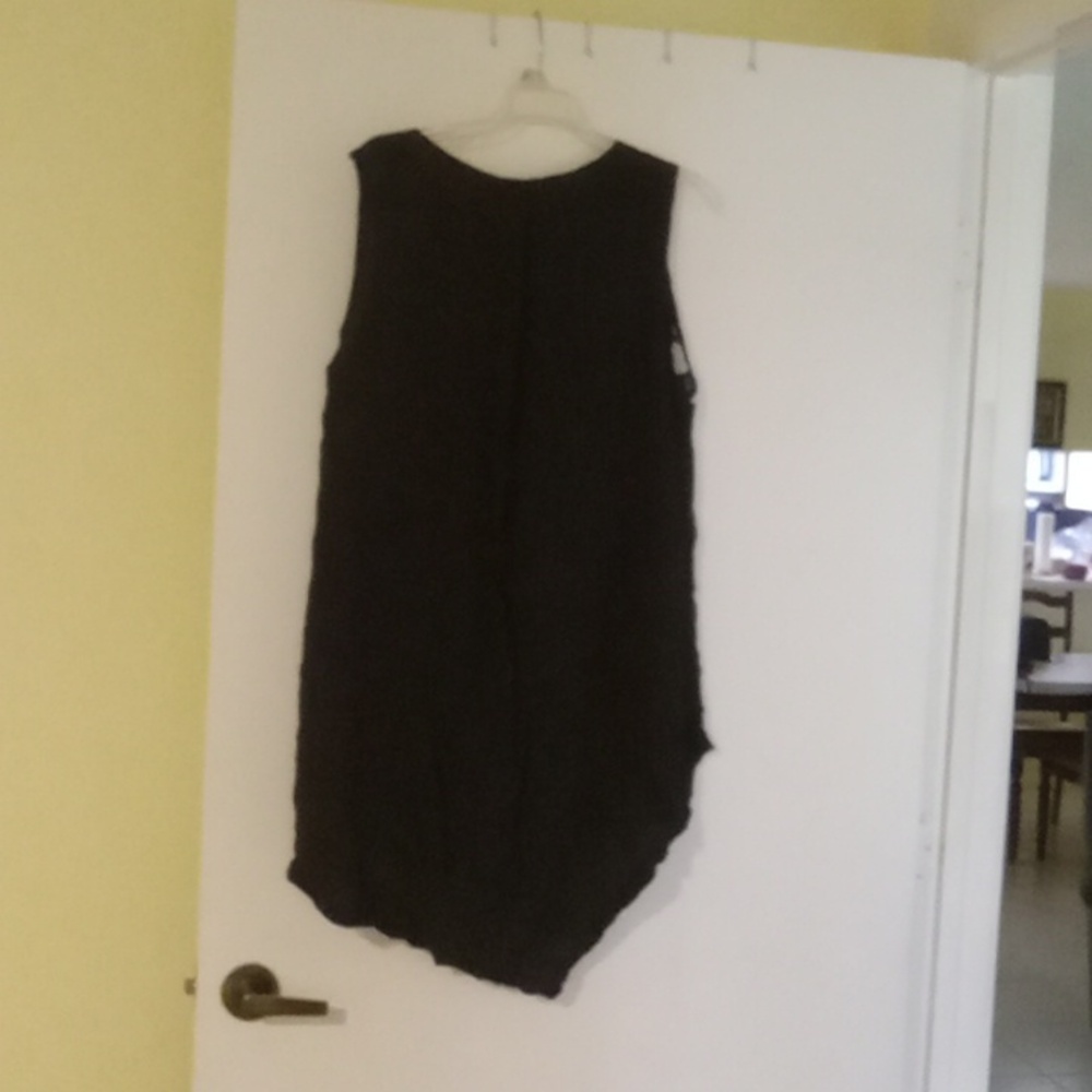 Women's boutique sleeveless elegant blouse - Picture 2 of 6